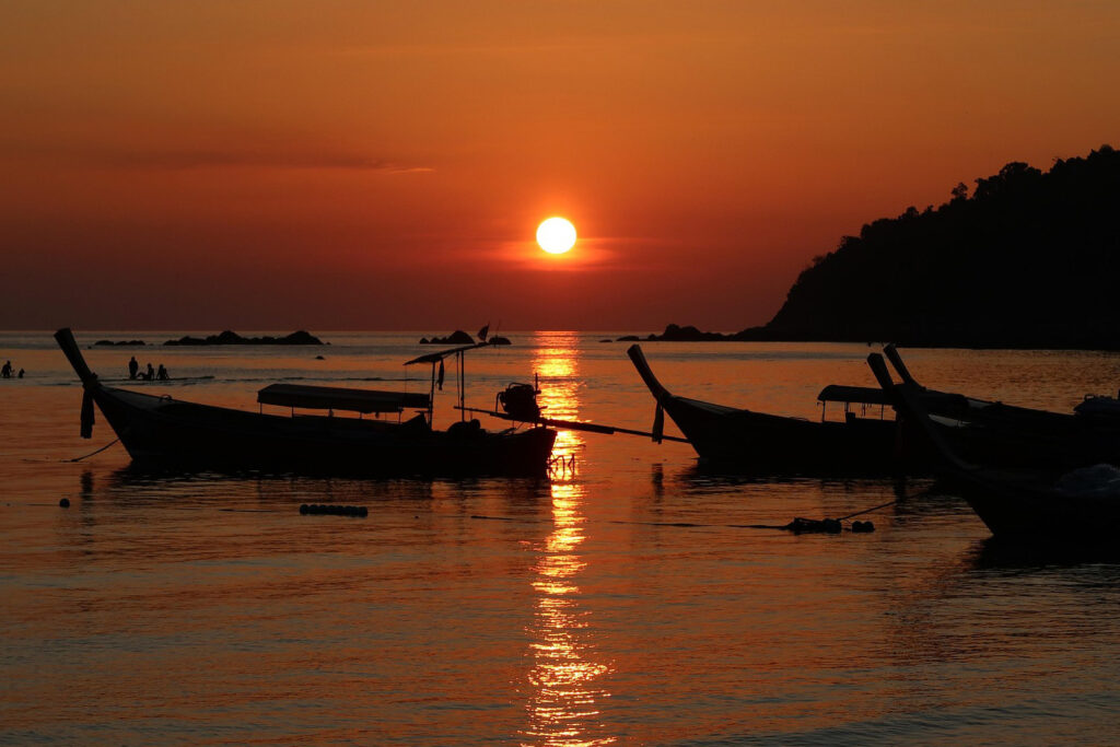 Phi Phi & 4 Islands Sunset Speedboat Tour